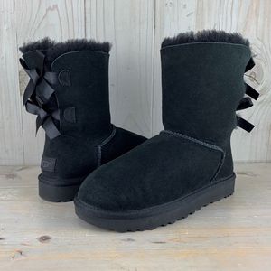 ugg boots with 2 bows